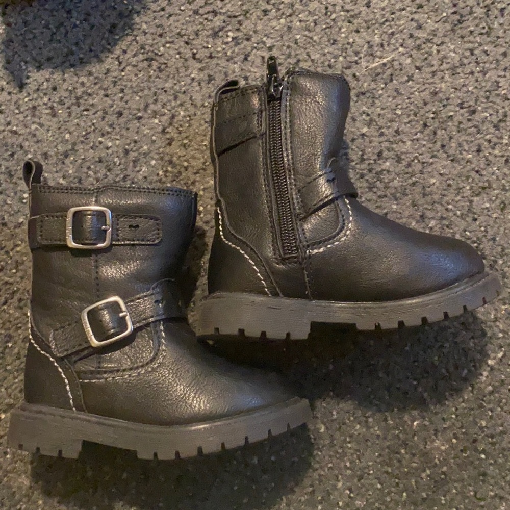 BRAND NEW CARTERS BABY GIRL BOOTS SIZE 5